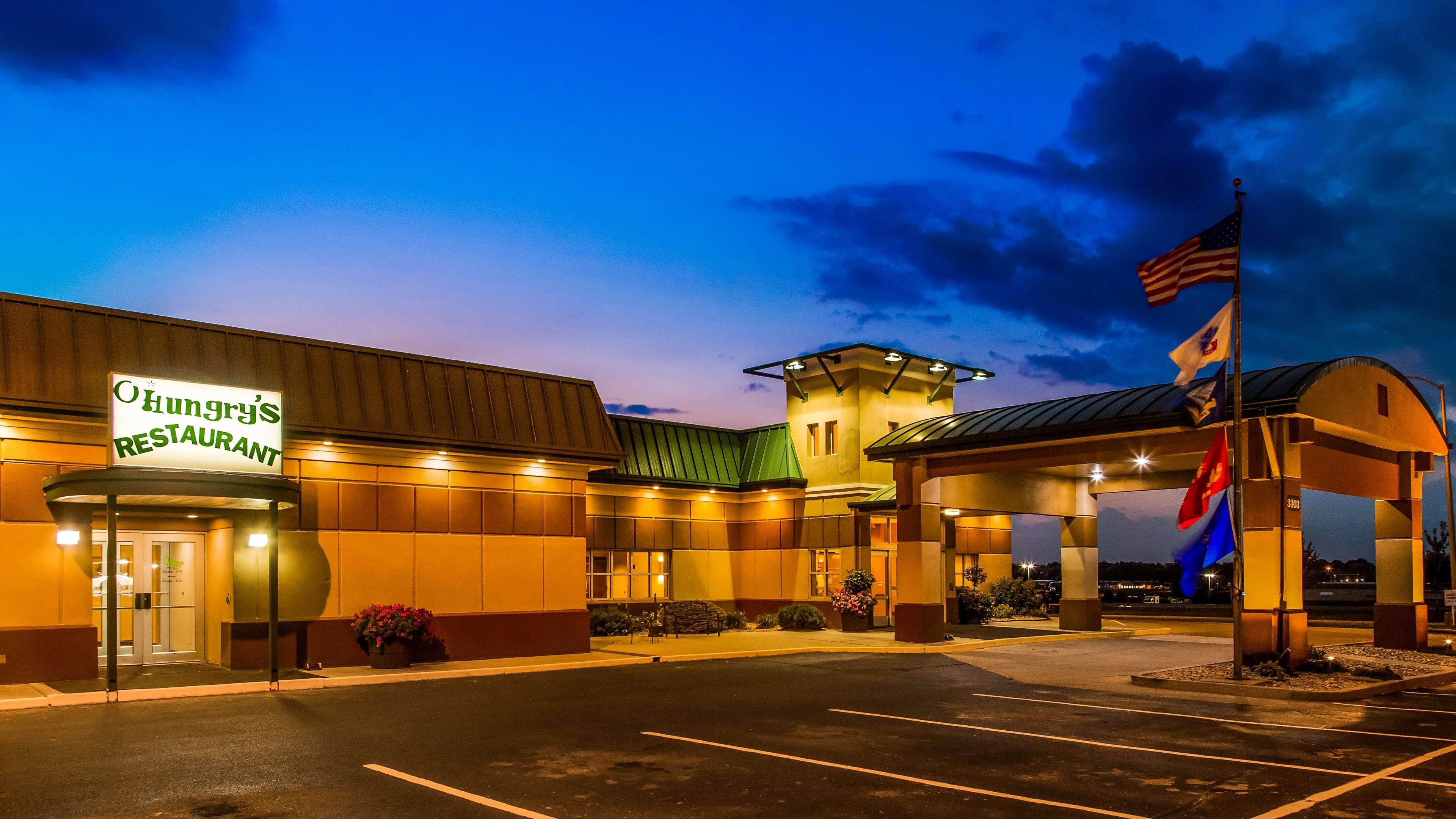 Rock Island Inn & Suites Marshalltown Екстериор снимка