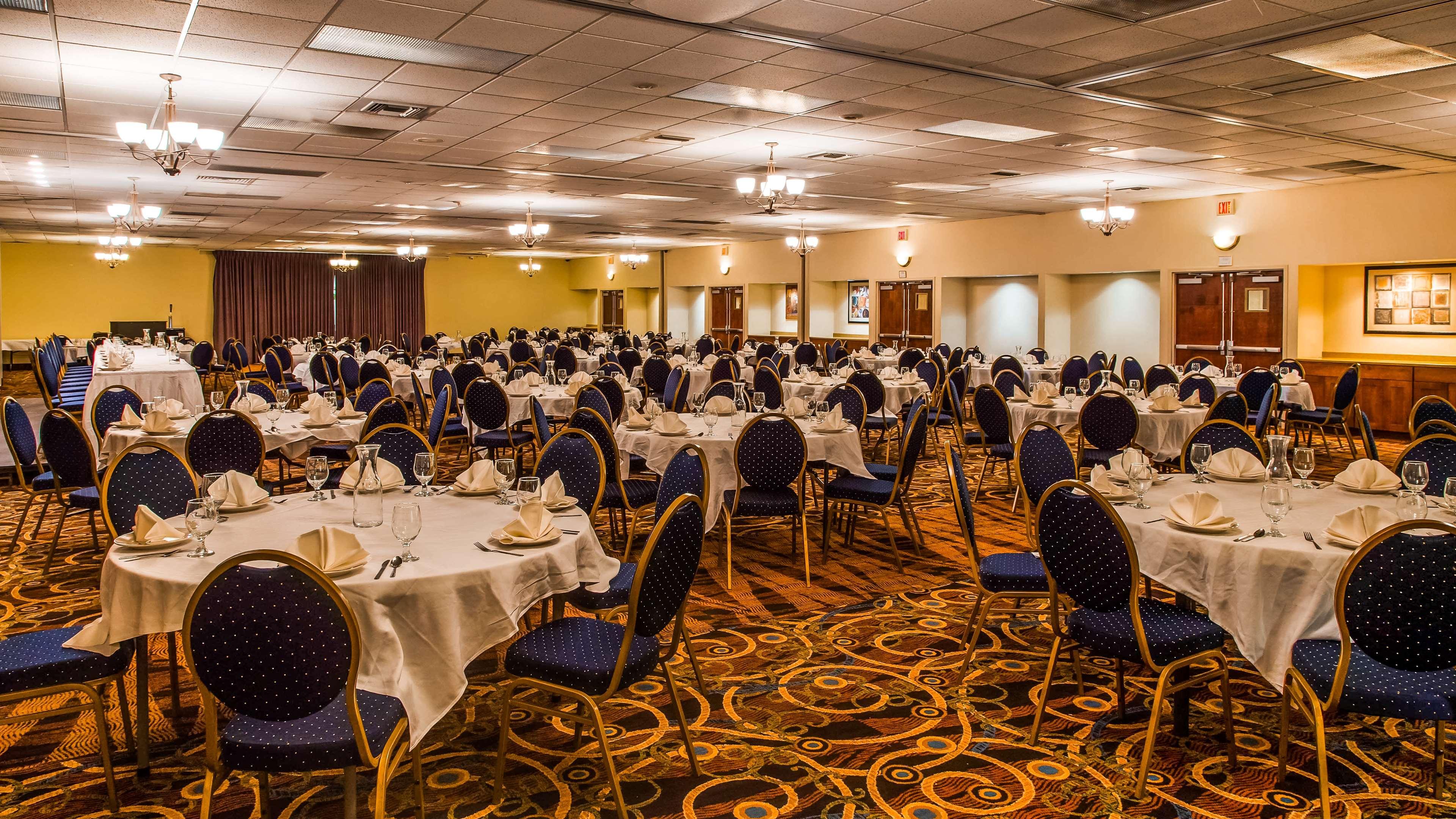 Rock Island Inn & Suites Marshalltown Екстериор снимка