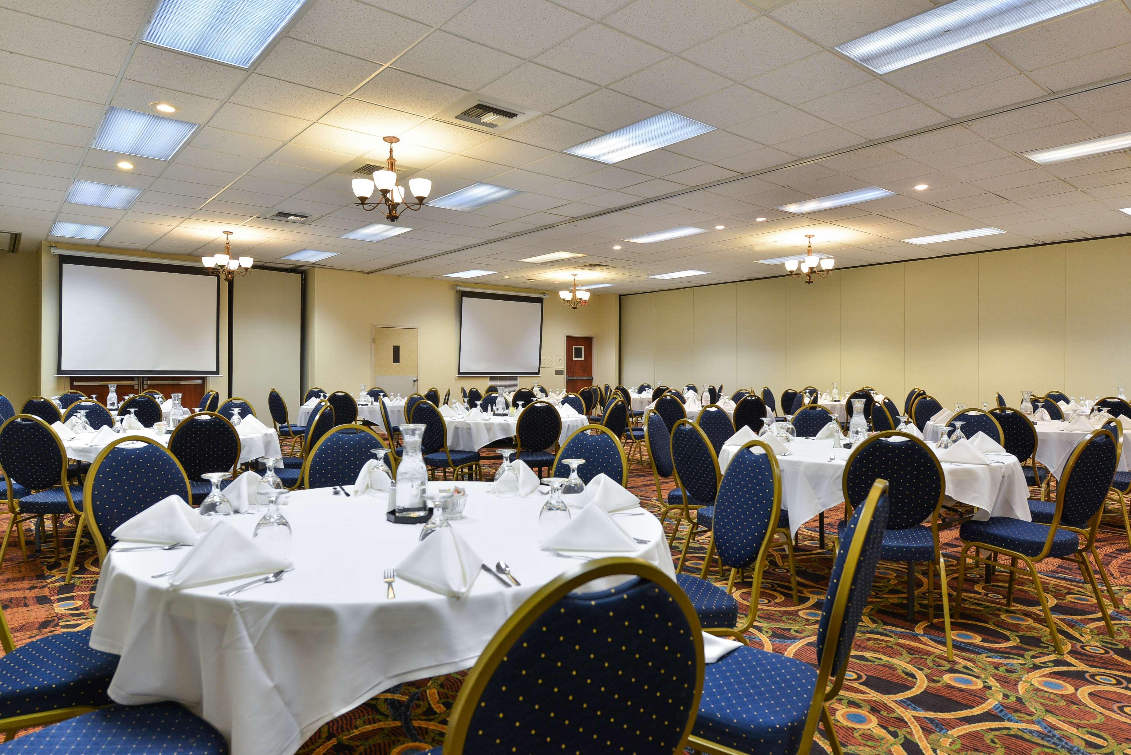 Rock Island Inn & Suites Marshalltown Екстериор снимка