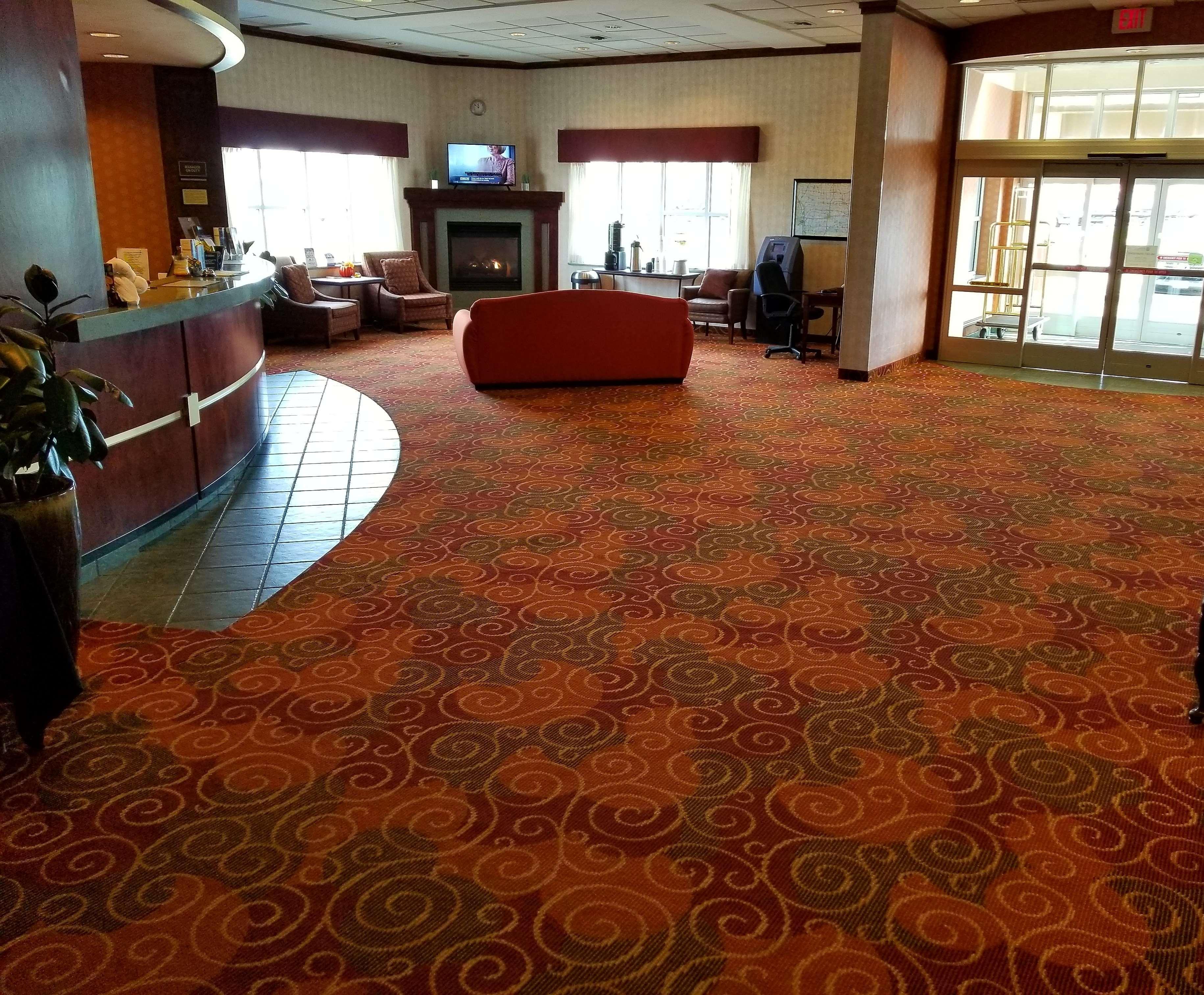 Rock Island Inn & Suites Marshalltown Екстериор снимка