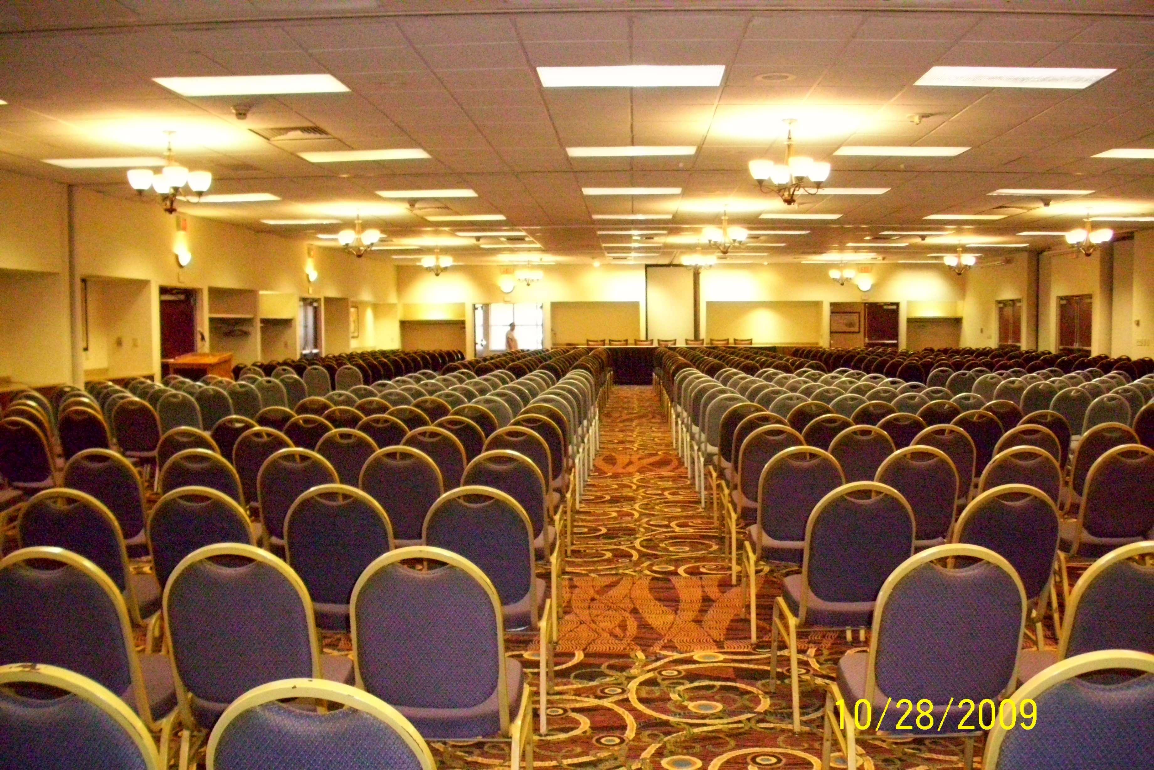 Rock Island Inn & Suites Marshalltown Бизнес снимка