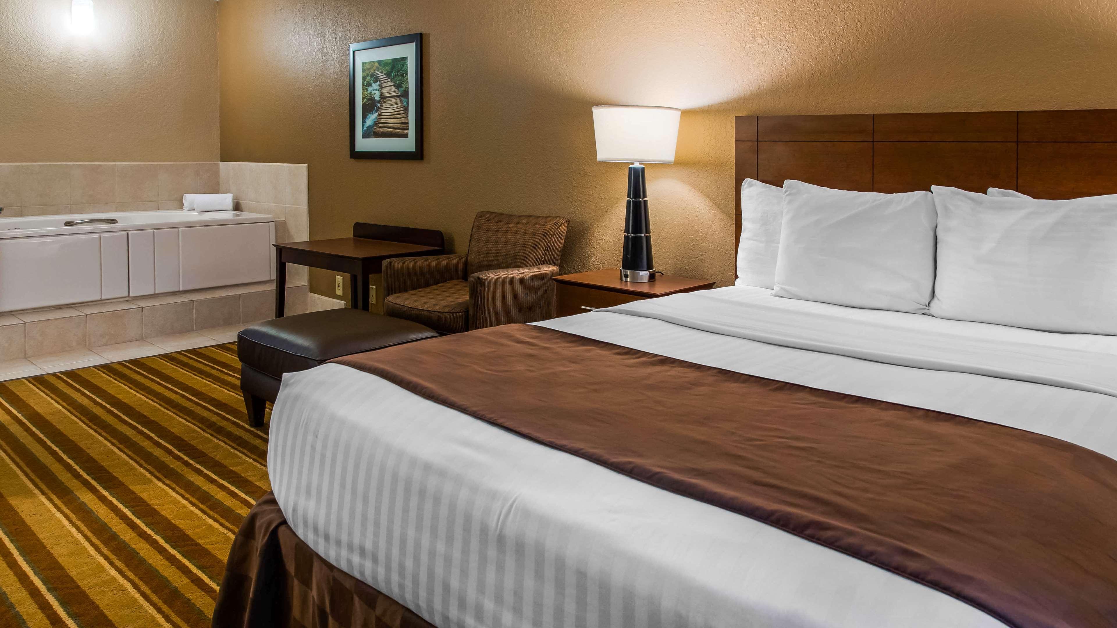 Rock Island Inn & Suites Marshalltown Екстериор снимка