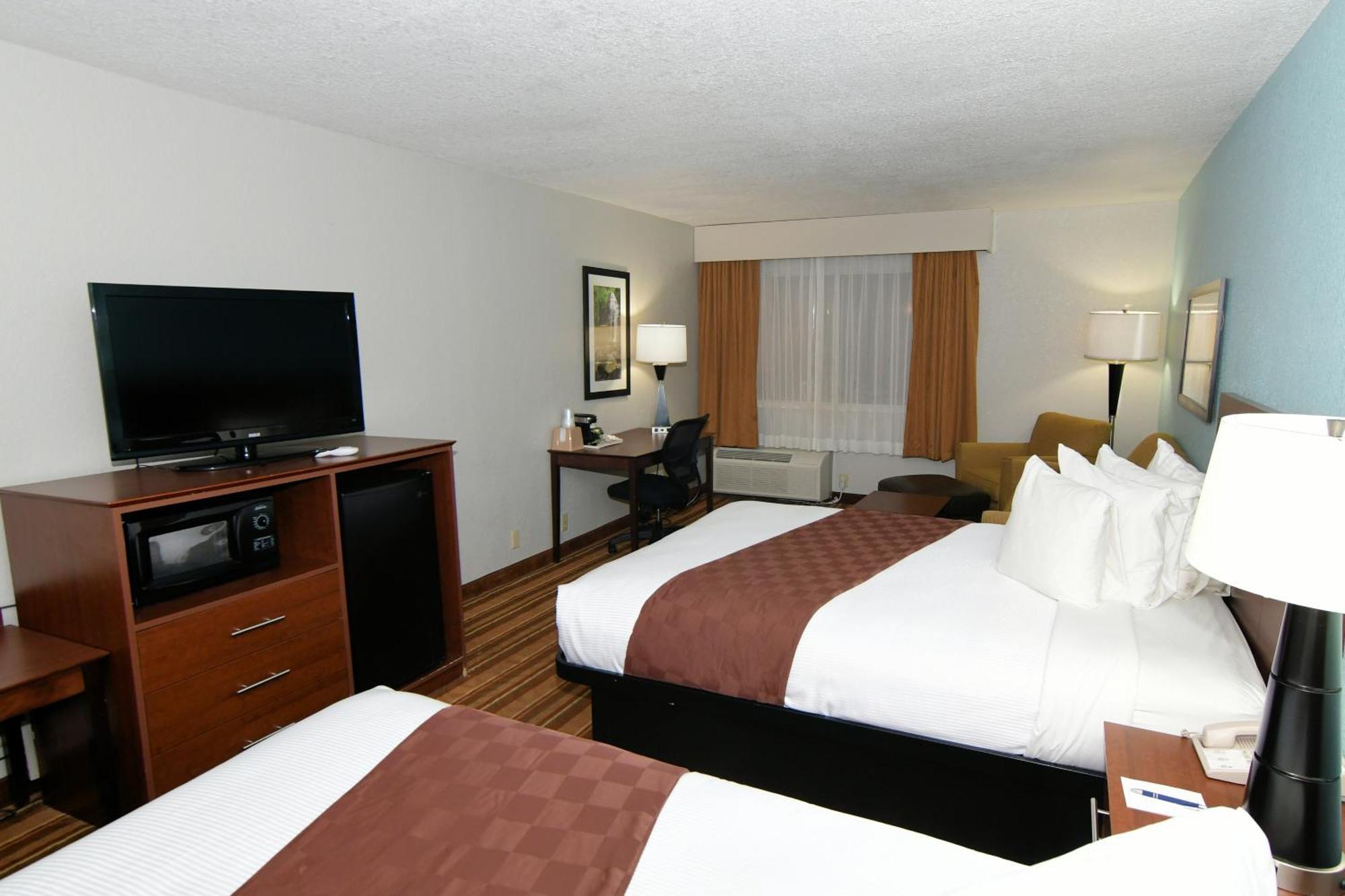 Rock Island Inn & Suites Marshalltown Екстериор снимка