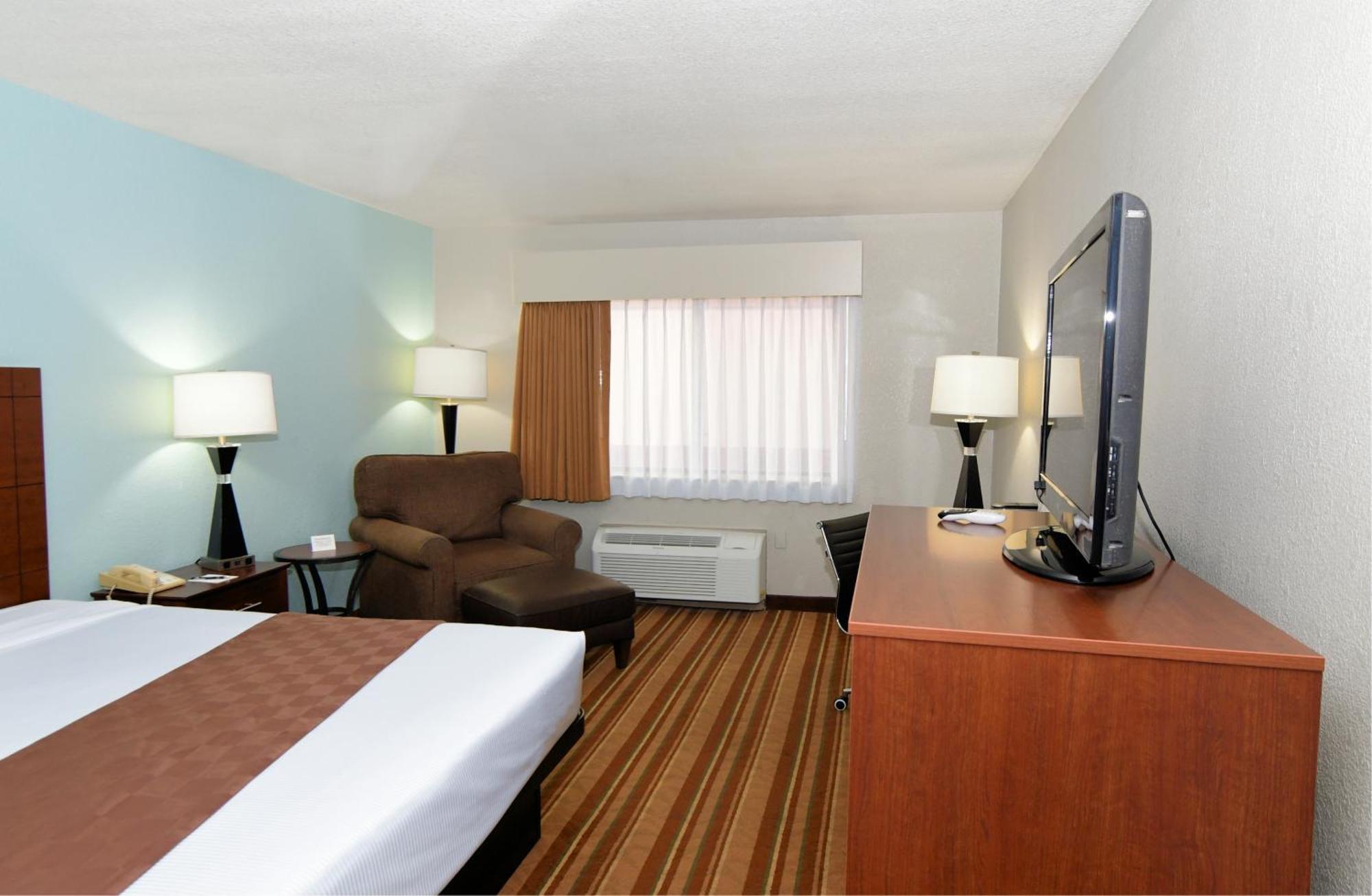 Rock Island Inn & Suites Marshalltown Екстериор снимка