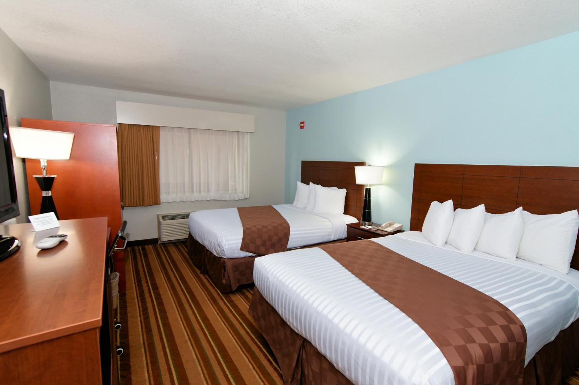 Rock Island Inn & Suites Marshalltown Екстериор снимка