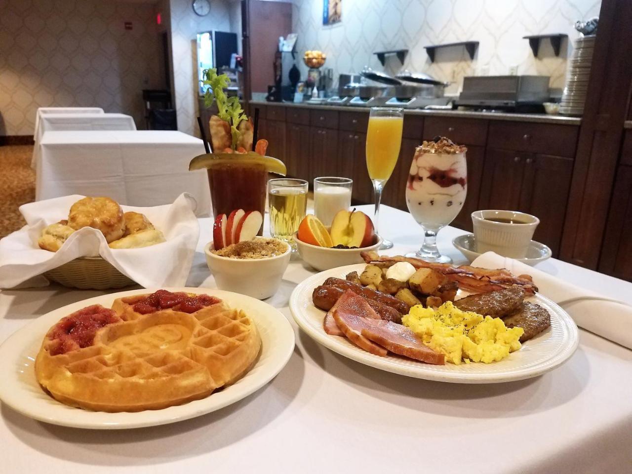 Rock Island Inn & Suites Marshalltown Екстериор снимка